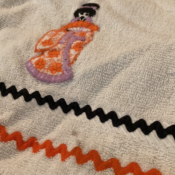 Japanese Geisha 1960s hand crafted towel. Groovy galore - Picture 8 of 8